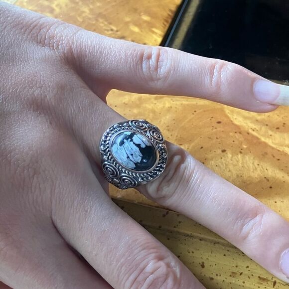 Genuine White Buffalo Sterling Silver Ring Size 7 - Picture 4 of 9